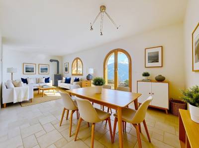 Lens, charmant chalet mitoyen de 4.5 P de 105 m2 avec terrasse, jardin privatif, place de parc et garage  - Chalet à Lens